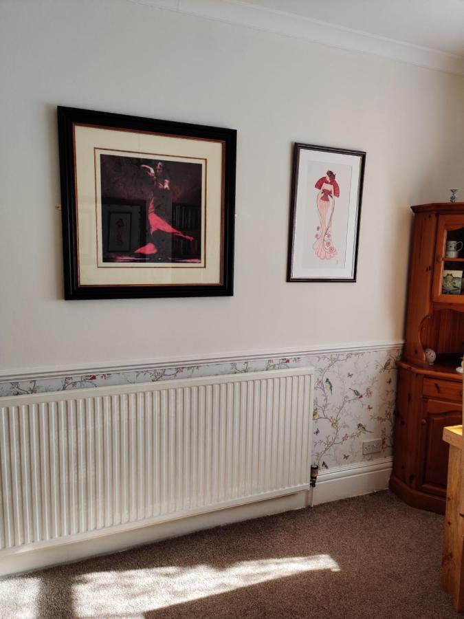 Cameron Court B&B フランボロー エクステリア 写真