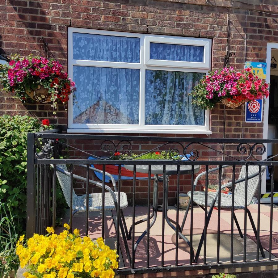 Cameron Court B&B フランボロー エクステリア 写真