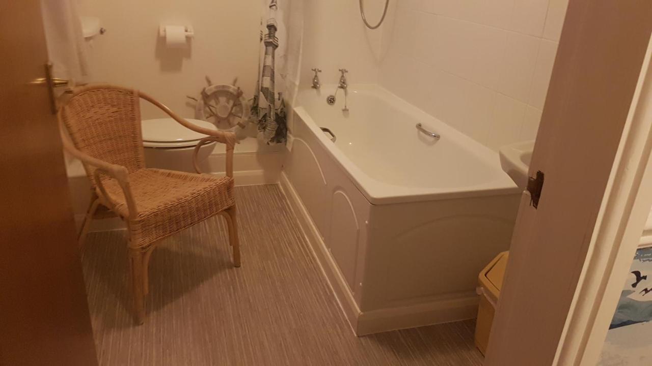 Cameron Court B&B フランボロー エクステリア 写真